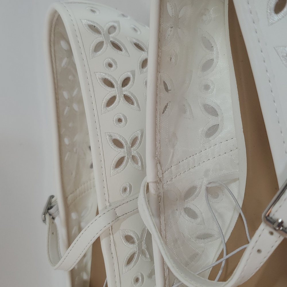 Wild Fable™ Women's Elsa Eyelet Mary Jane Ballet Flats ~ White - Picture 10 of 12